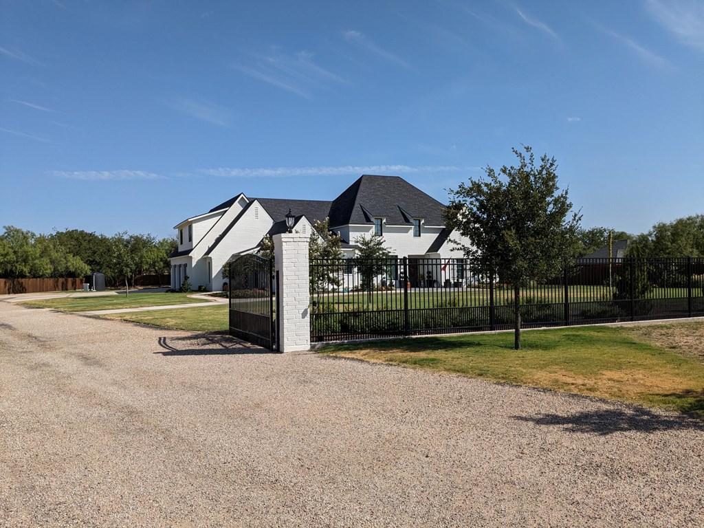 1419 Carnoustie Court #8B, San Angelo, Texas image 3