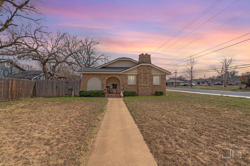 2027 Walnut St, San Angelo, Texas image 2
