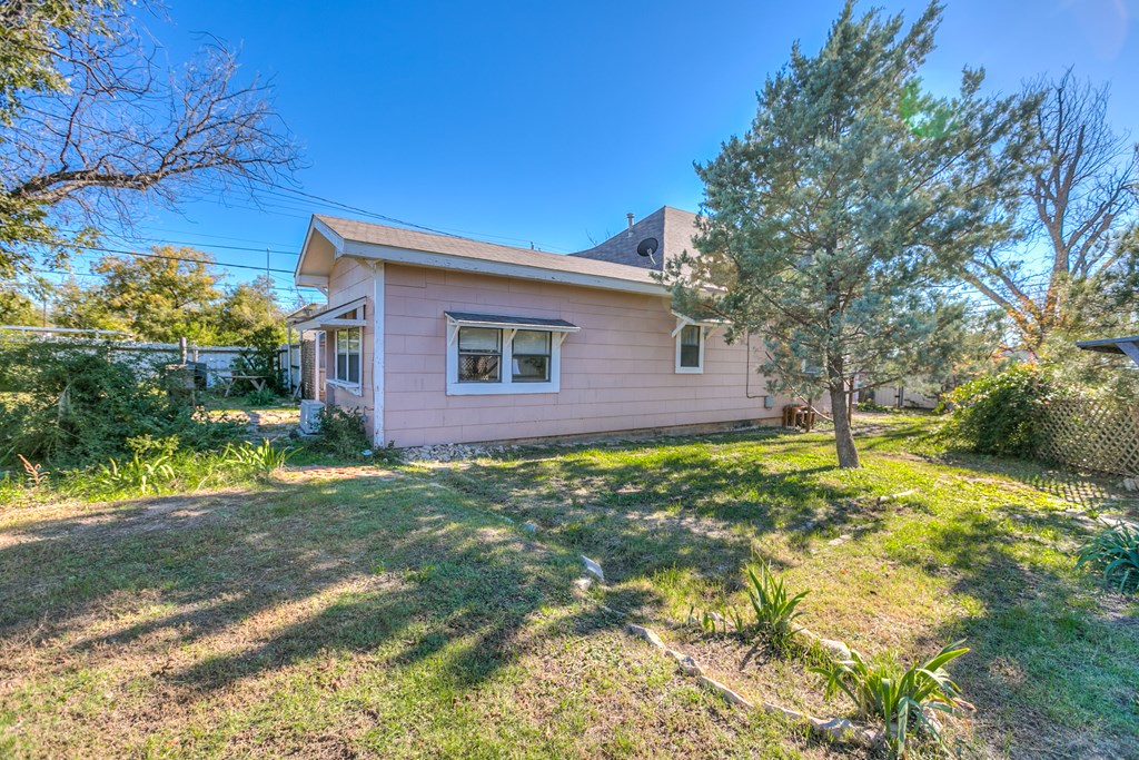 1100 8th St, Ballinger, Texas image 9