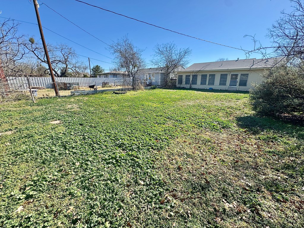 1318 E Harris Ave, San Angelo, Texas image 17