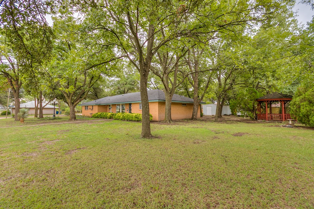 120 Belair, Winters, Texas image 4