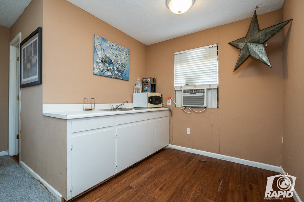 584 County Rd 211, Mertzon, Texas image 33