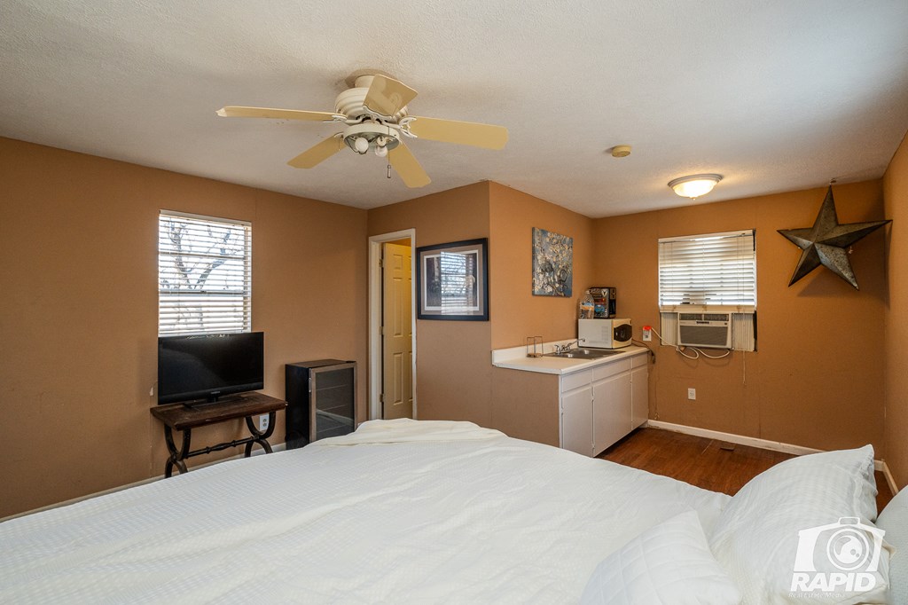 584 County Rd 211, Mertzon, Texas image 36