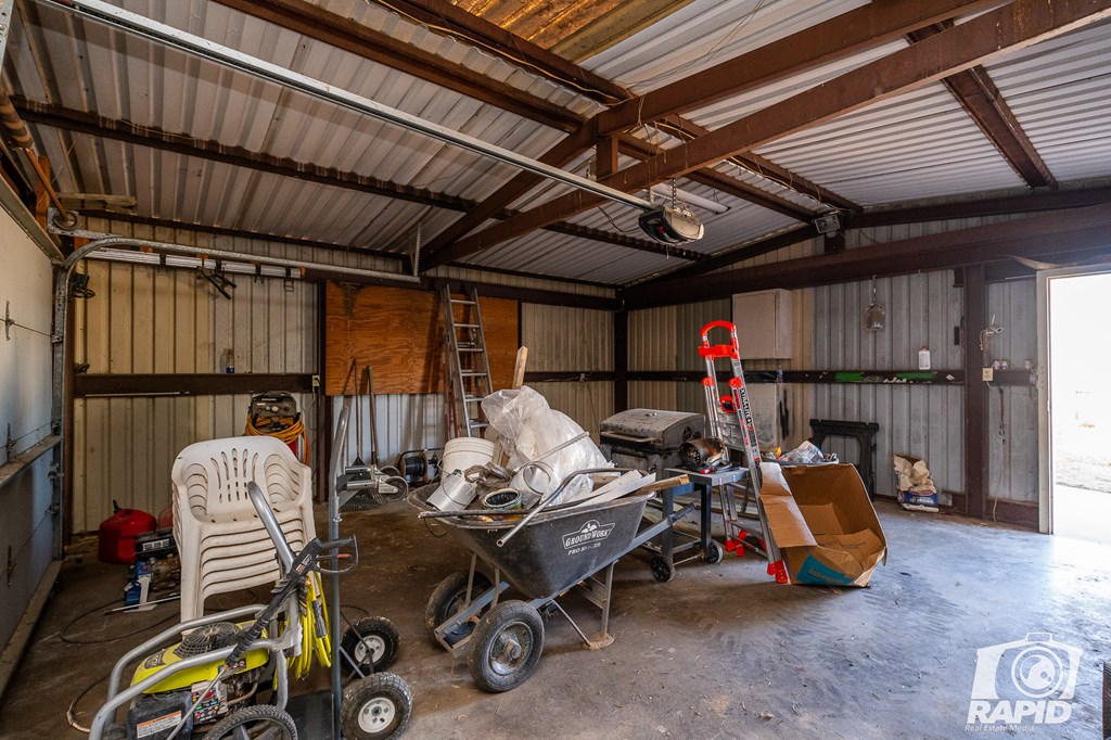 584 County Rd 211, Mertzon, Texas image 38