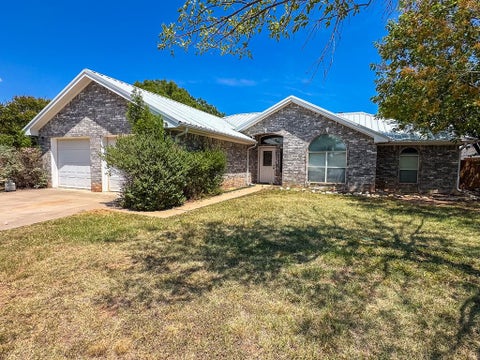 Homes For Sale - 5830 Manchester Lane<br/> San Angelo, TX 76901