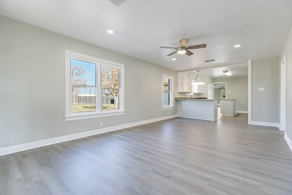 222 S Jackson Ave, San Angelo, Texas image 4