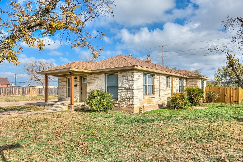 222 S Jackson Ave, San Angelo, Texas image 2