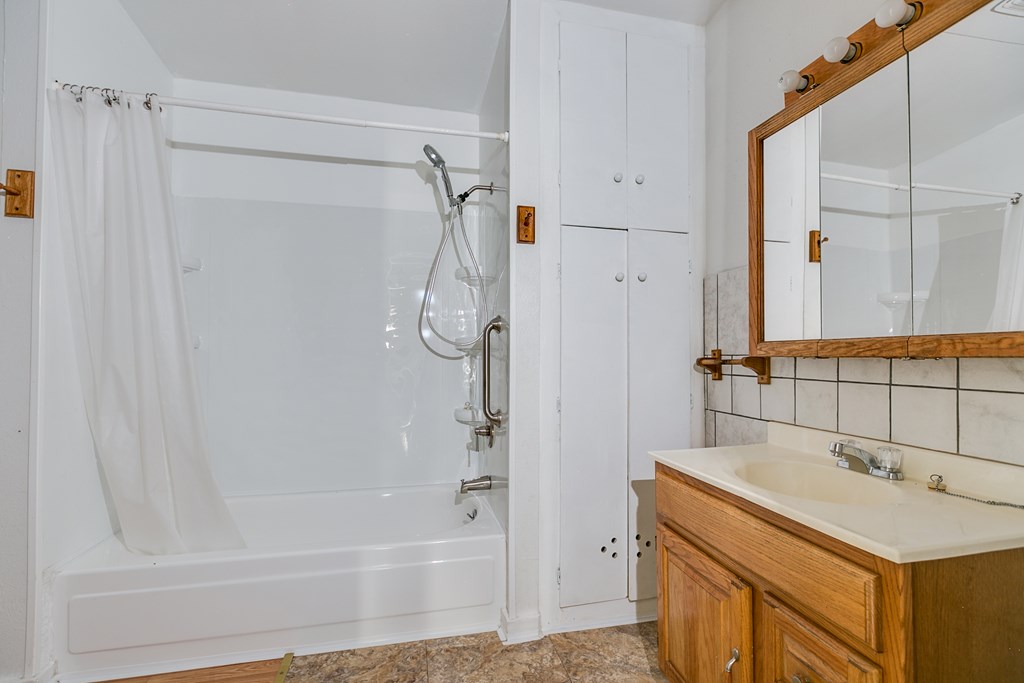 1307 East Ave, Ballinger, Texas image 33
