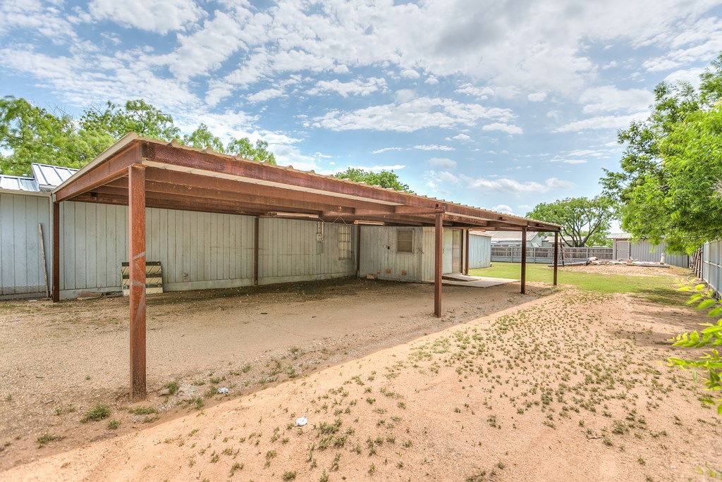 1307 East Ave, Ballinger, Texas image 38