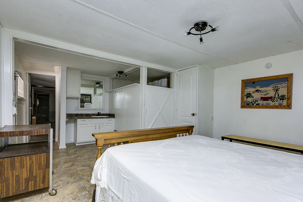 1307 East Ave, Ballinger, Texas image 22