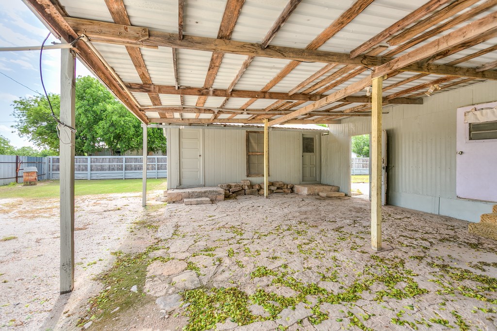 1307 East Ave, Ballinger, Texas image 39