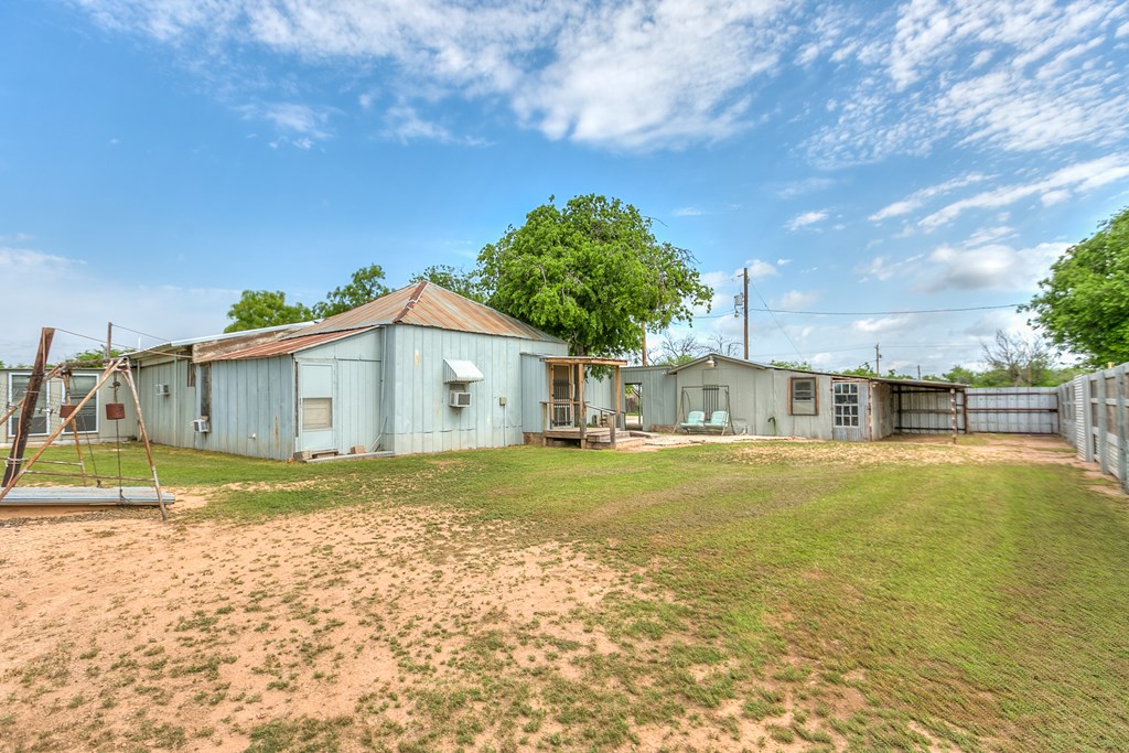 1307 East Ave, Ballinger, Texas image 34