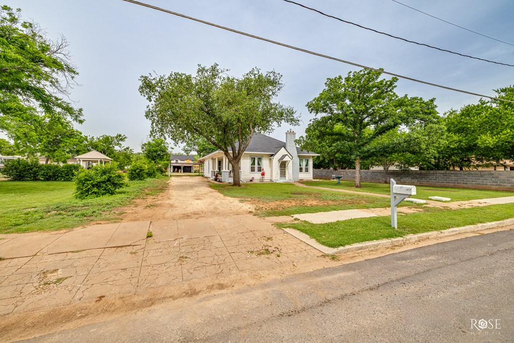 112 5th Ave, Coleman, Texas image 4
