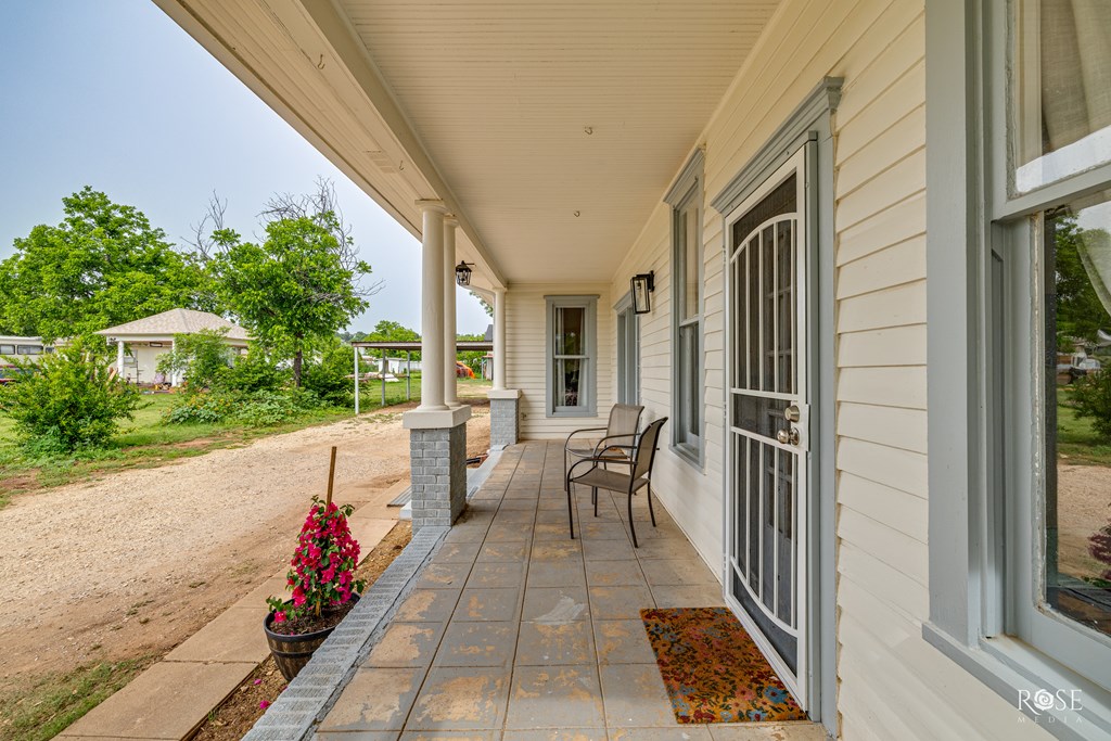 112 5th Ave, Coleman, Texas image 7