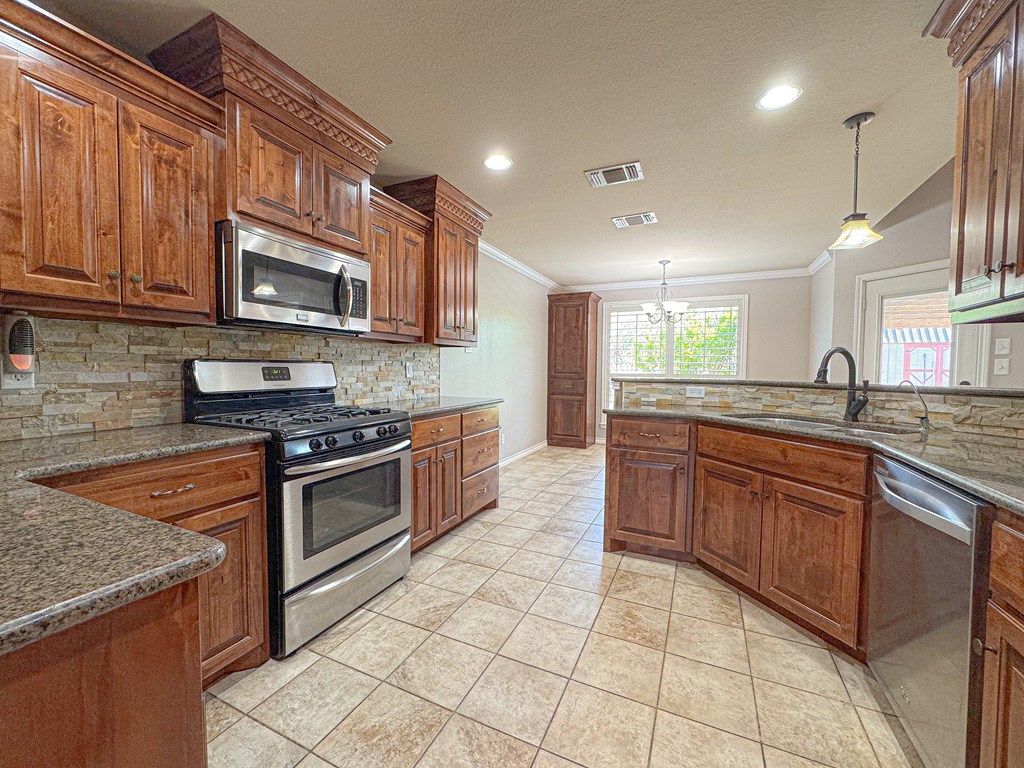 6001 Averill Way, San Angelo, Texas image 7