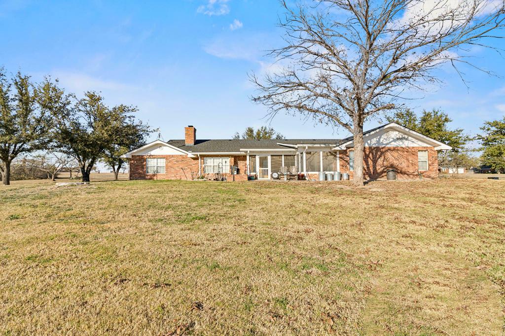 2001 N 11th St, Ballinger, Texas image 1