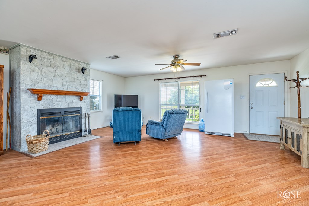 San Angelo, Texas 76901, United States, 3 Bedrooms Bedrooms, ,2 BathroomsBathrooms,Residential,Active,175050