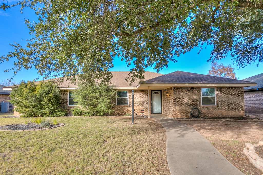 2914 Canyon Creek Dr, San Angelo, Texas image 3