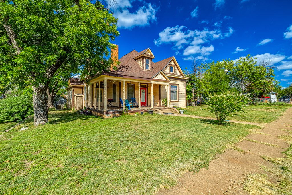 301 11th St, Ballinger, Texas image 33