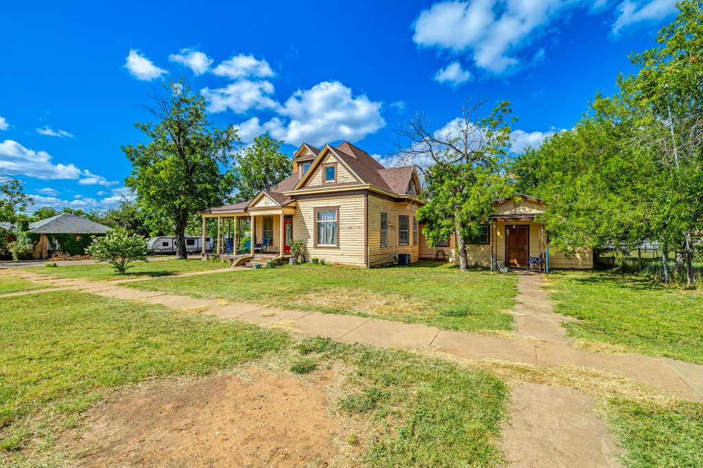 301 11th St, Ballinger, Texas image 31