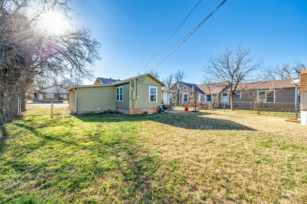 706 N Madison St, San Angelo, Texas image 18