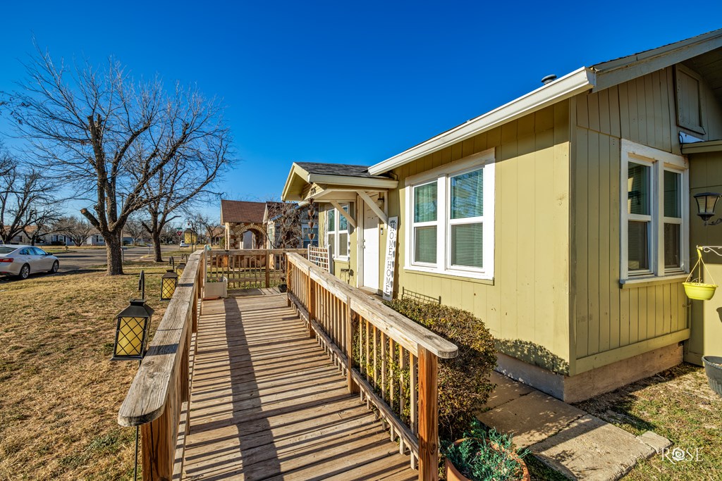 706 N Madison St, San Angelo, Texas image 2