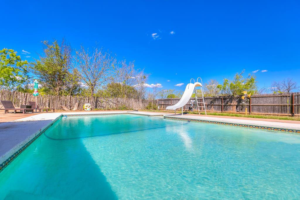 1320 Chadbourne St, Robert Lee, Texas image 39
