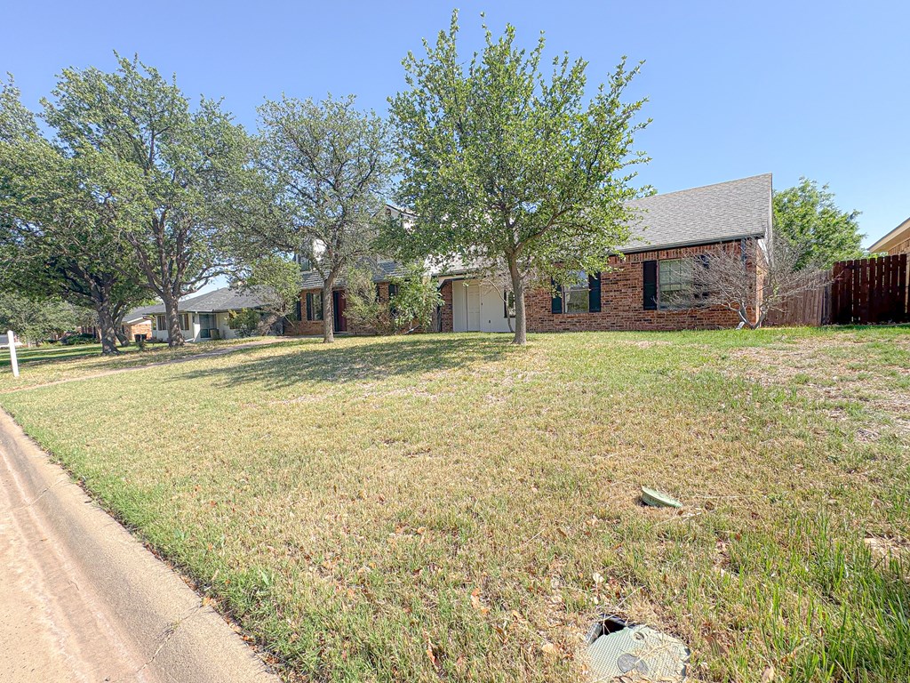 3817 Hillcrest Dr, San Angelo, Texas image 2