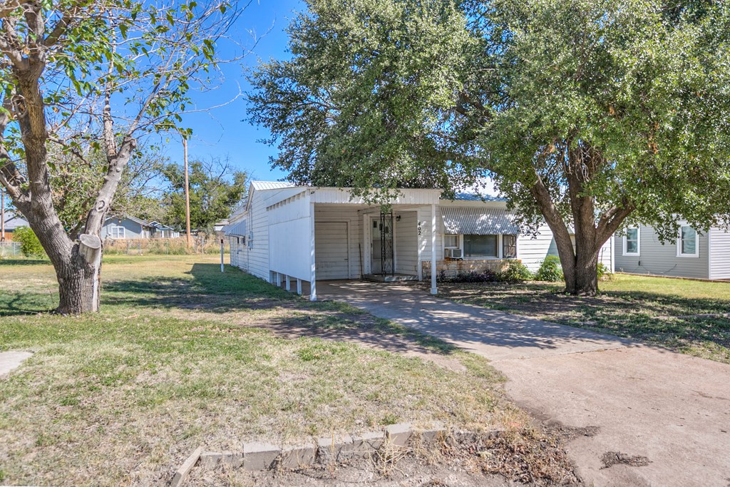 402 N 6th Ave, Ballinger, Texas image 3