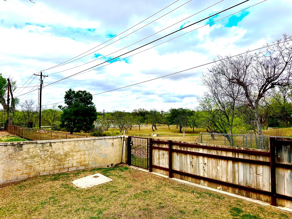 1322 S Monroe St, San Angelo, Texas image 19