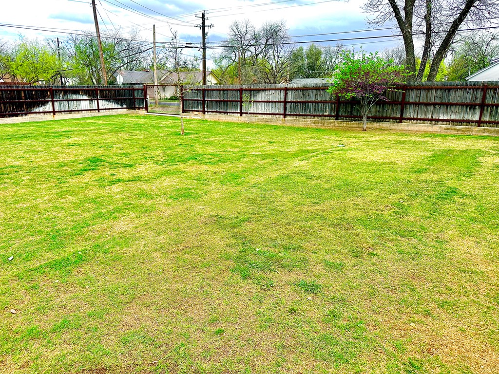 1322 S Monroe St, San Angelo, Texas image 21