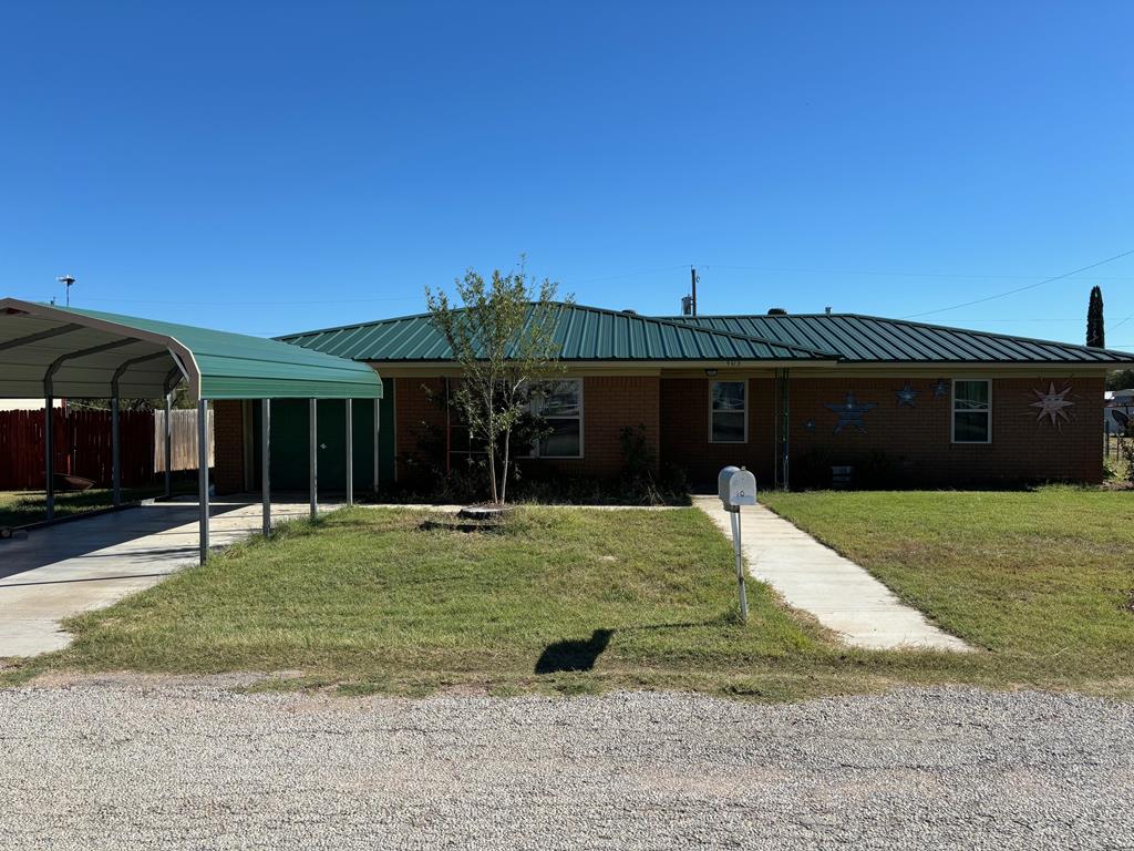 403 Ave B, Ballinger, Texas image 1