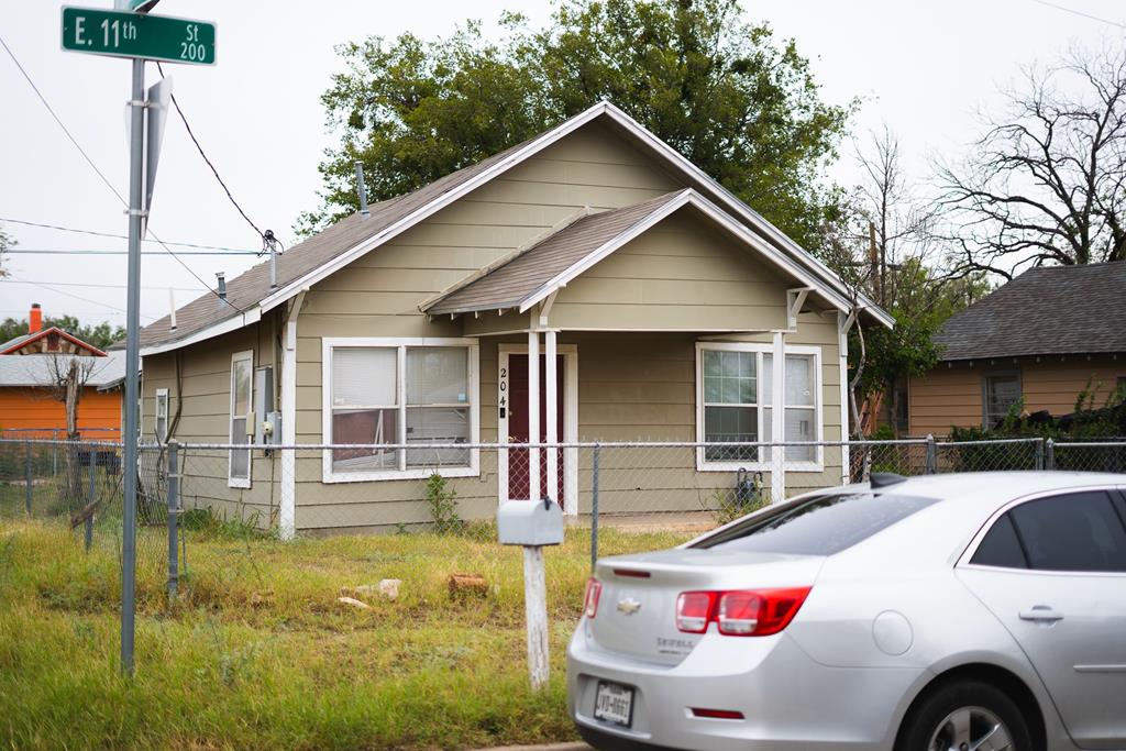 204 E 11th St, San Angelo, Texas image 1