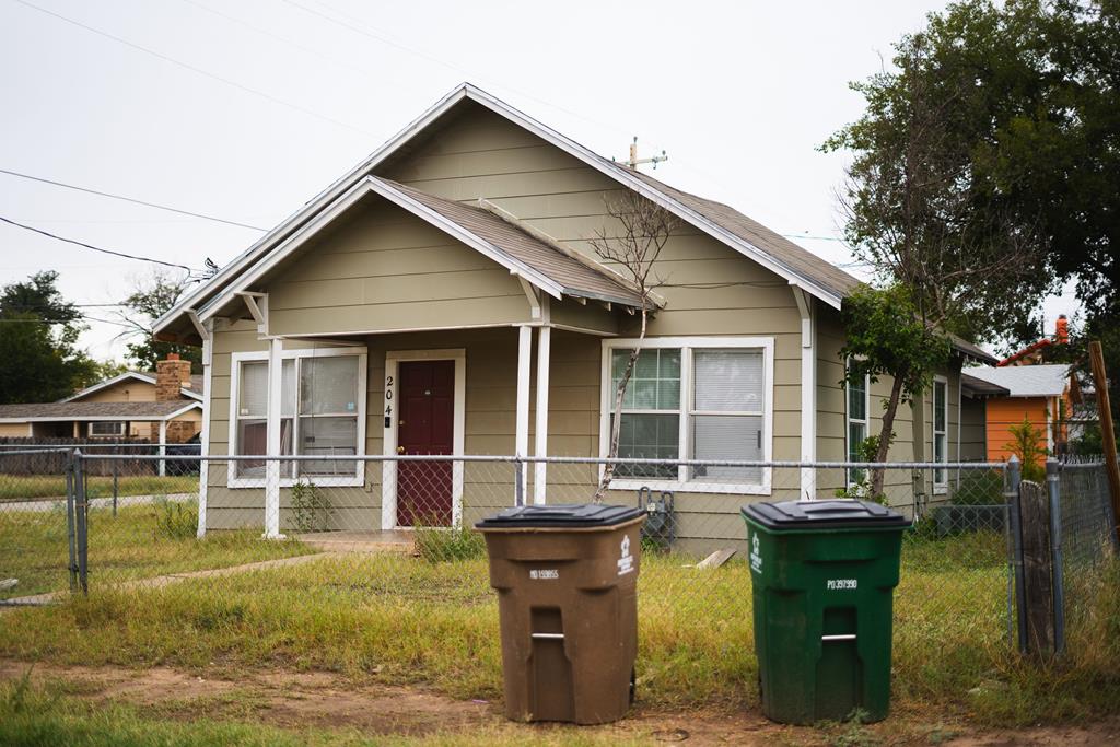 204 E 11th St, San Angelo, Texas image 2