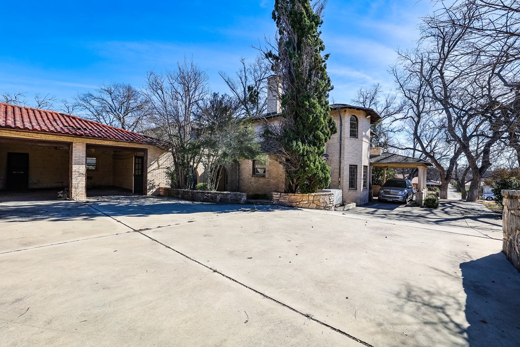 304 11th St, Ozona, Texas image 16