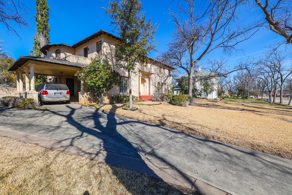 304 11th St, Ozona, Texas image 3