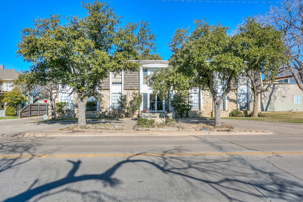 326 W Concho Ave, San Angelo, Texas image 35