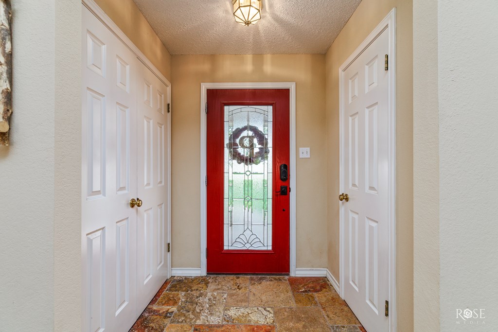 312 Valleyview Dr, Mertzon, Texas image 7