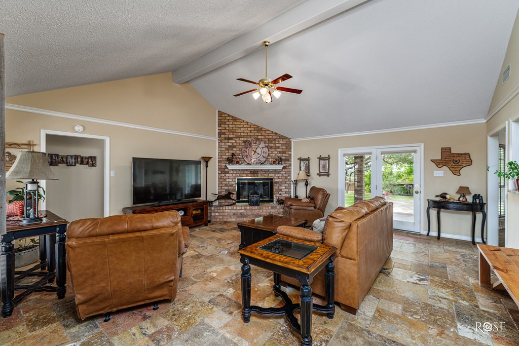 312 Valleyview Dr, Mertzon, Texas image 8