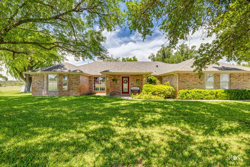 312 Valleyview Dr, Mertzon, Texas image 2