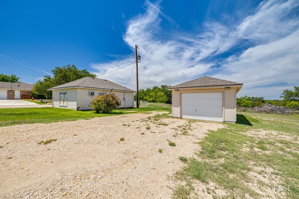 312 Valleyview Dr, Mertzon, Texas image 35