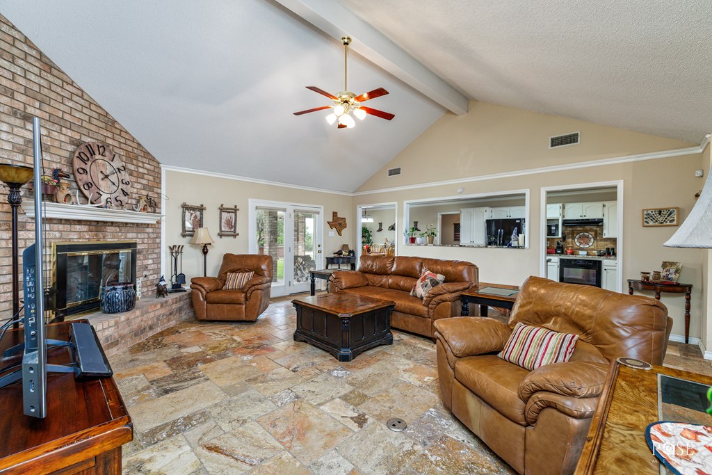 312 Valleyview Dr, Mertzon, Texas image 9