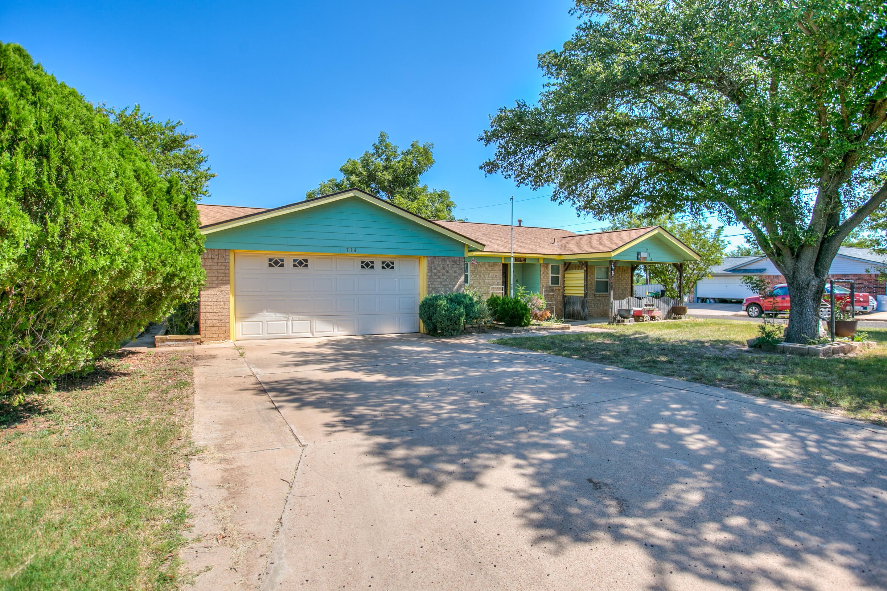 714 Van Zandt Street - Photo 2