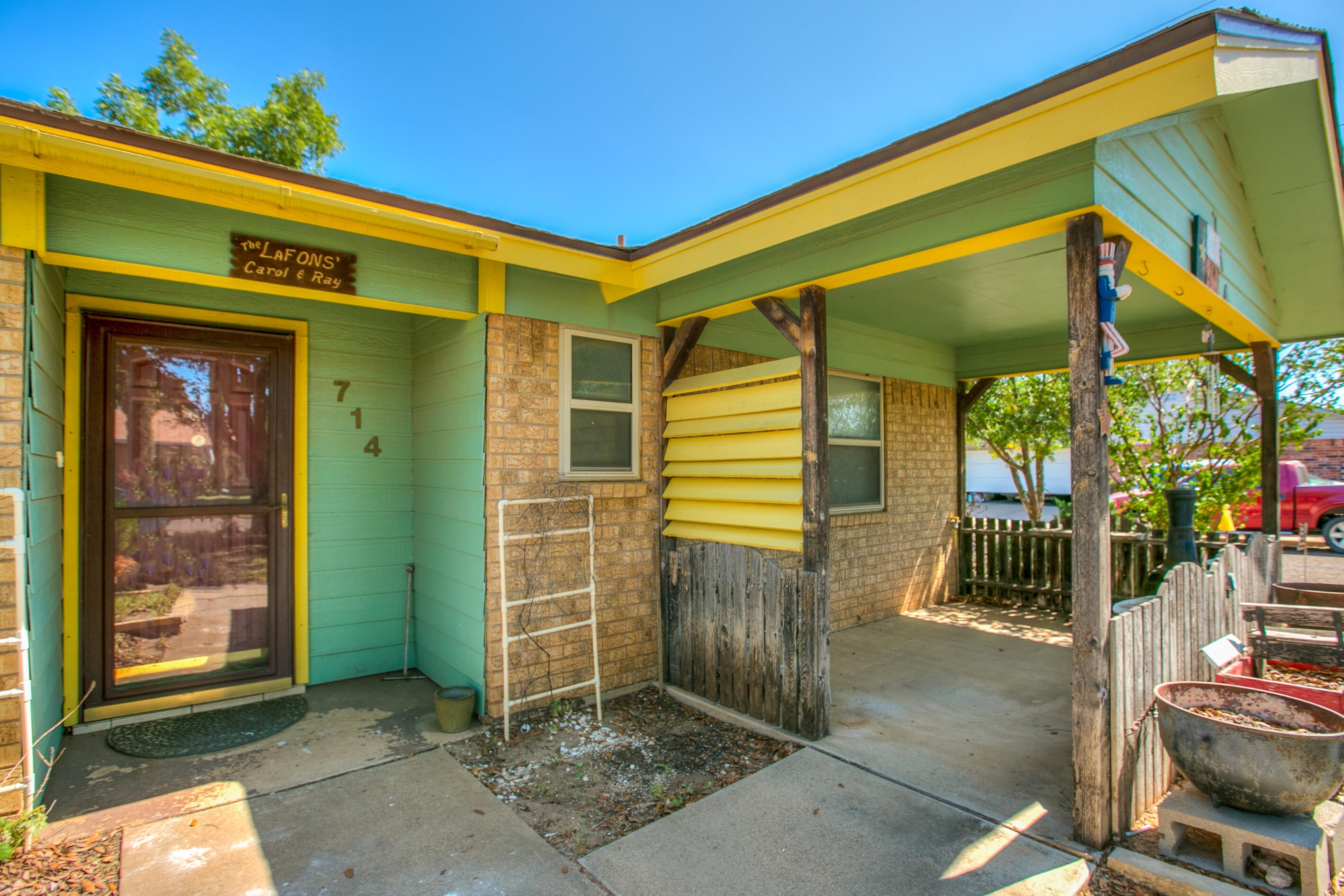 714 Van Zandt Street - Photo 3