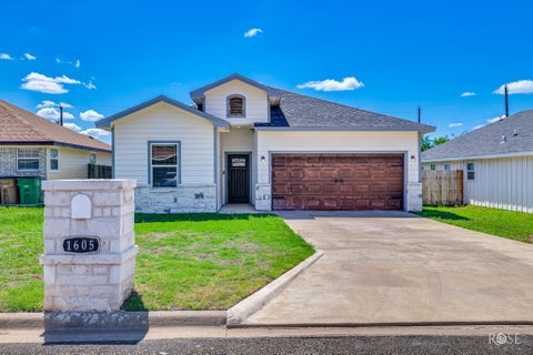 Homes For Sale - 1605 Cloud Street<br/> San Angelo, TX 76905