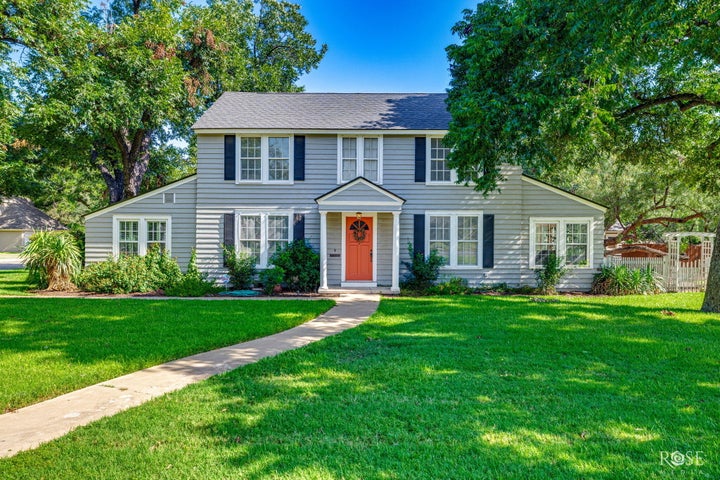 Photo 1 of 42 — 826 W Avenue H, San Angelo, TX 76901