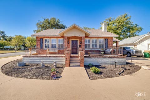 Homes For Sale - 423 S Washington Drive<br/> San Angelo, TX 76901