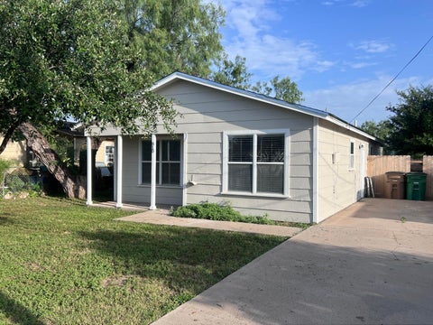 Homes For Sale - 810 W 18th Street<br/> San Angelo, TX 76903