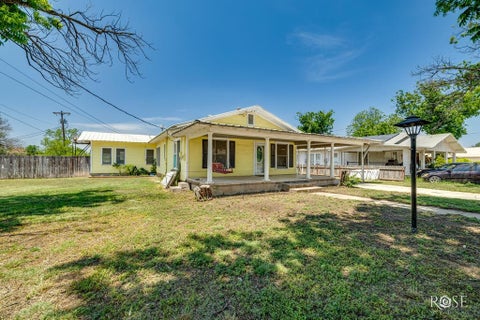 Mobile Home For Sale - 804 S Concho Avenue<br/> Sonora, TX 76950