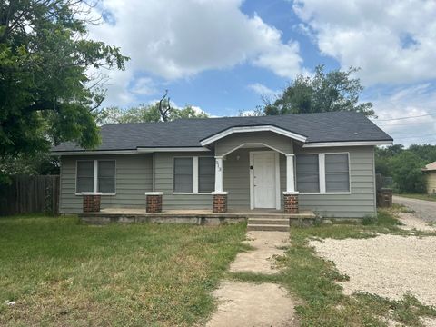 Homes For Sale - 513 N Browning Street<br/> Tom Green County, San Angelo, TX 76903